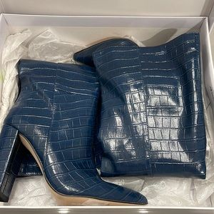 New, never worn, Steve Madden Blue croco leather heeled boots in size 7